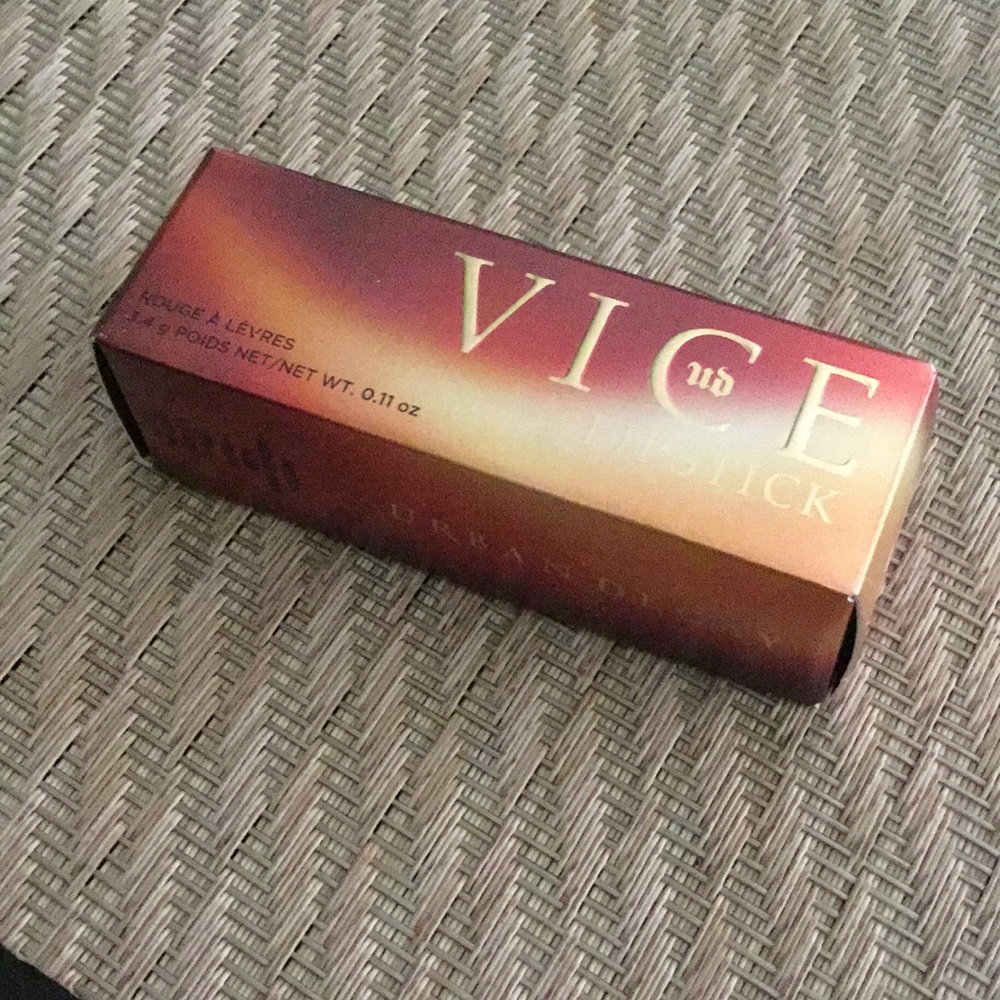 Urban Decay lipstick